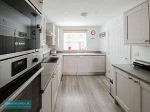 Kitchen- click for photo gallery